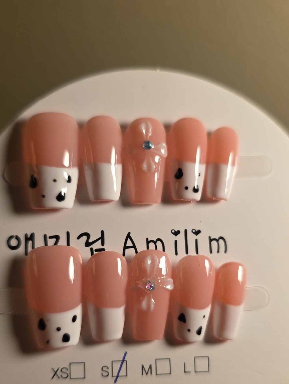 Pink French Tip Press-On Nails with Daisy Accent Size Small
